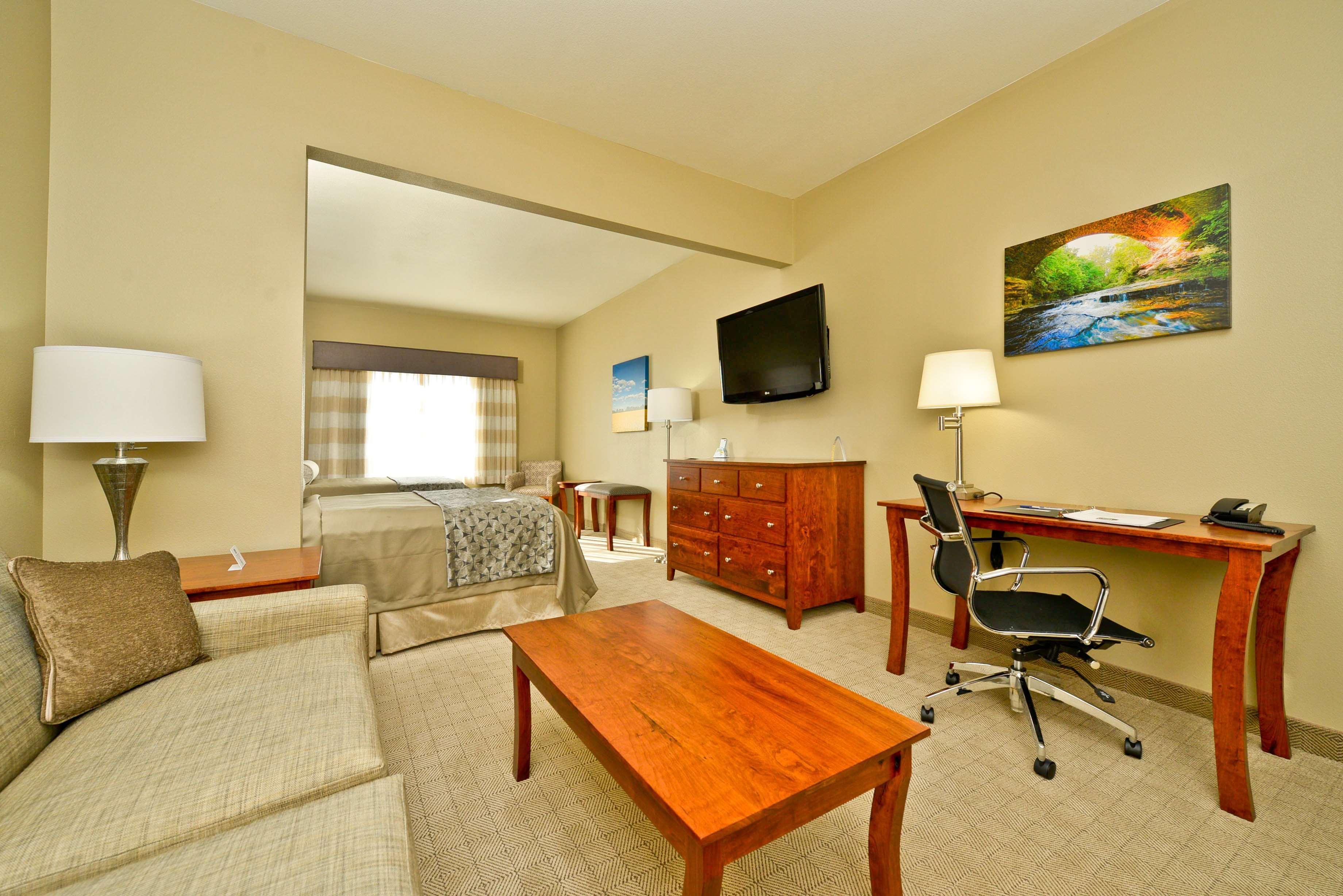 Best Western Plus Green Mill Village Hotel & Suites Arcola Exterior foto